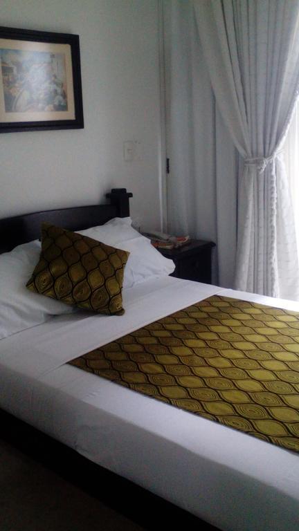 Hotel Colonial بيريرا الغرفة الصورة